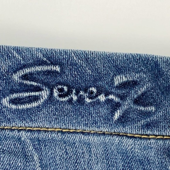 7 Lightly Distressed Bootcut Jeans 30 - Picture 4 of 13